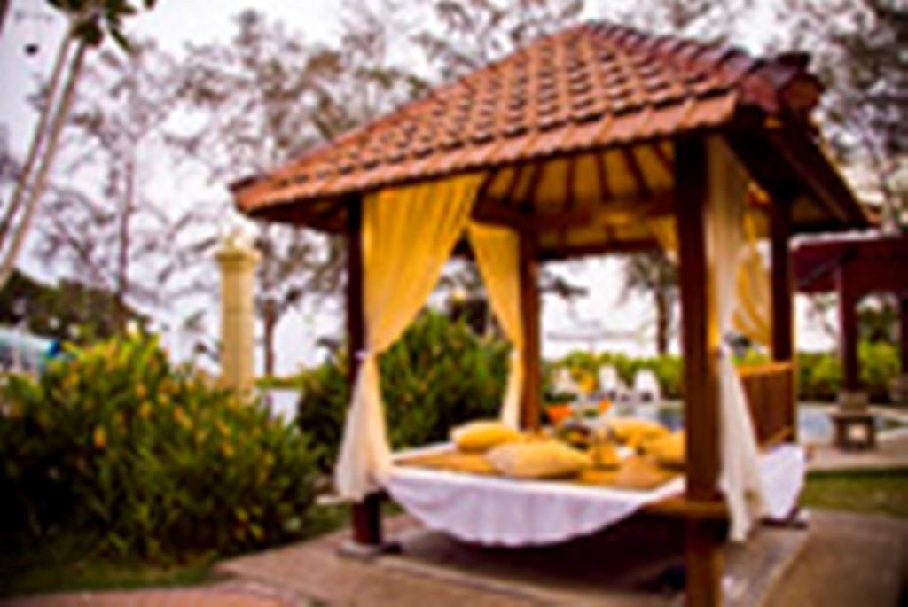 فندق ثيستل بورت ديكسون المظهر الخارجي الصورة A gazebo in the resort