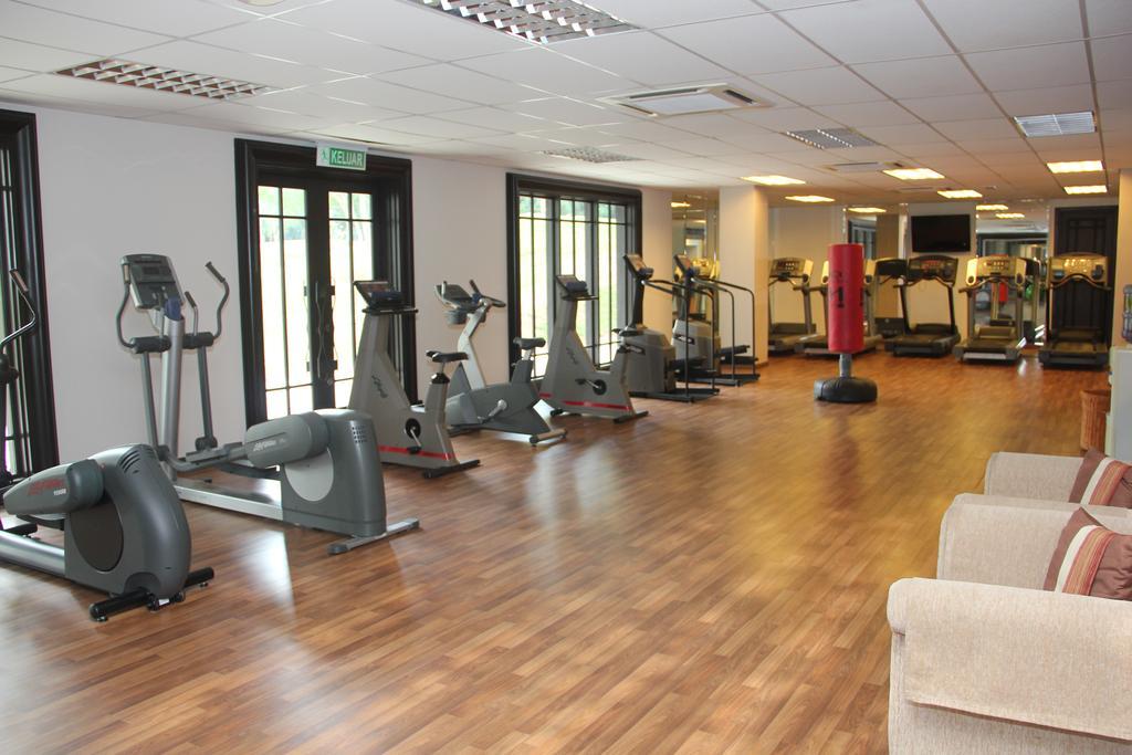 فندق ثيستل بورت ديكسون المظهر الخارجي الصورة The gym at the hotel